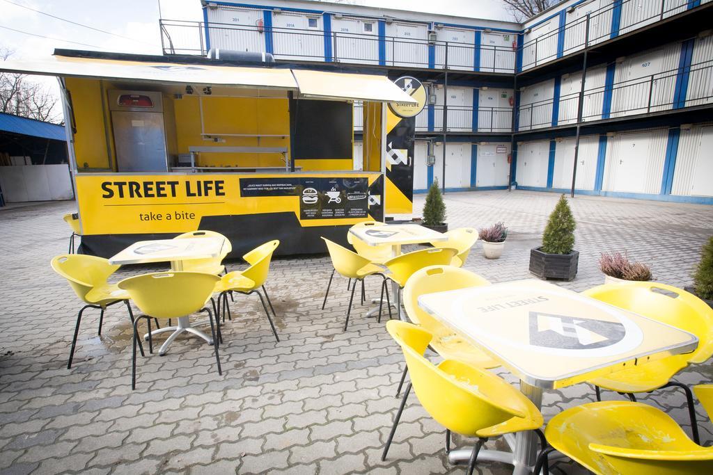 Hostel Metro Варшава Екстериор снимка