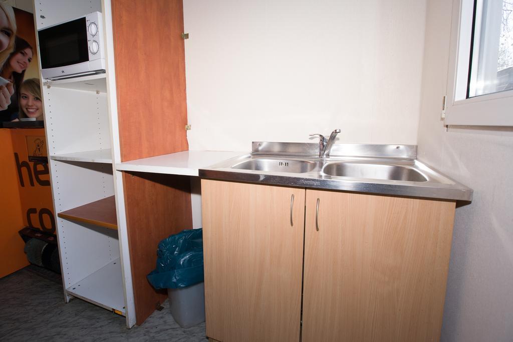 Hostel Metro Варшава Екстериор снимка